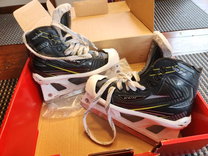 Junior Used CCM Tacks 4092 Hockey Goalie Skates Regular Width Size 1