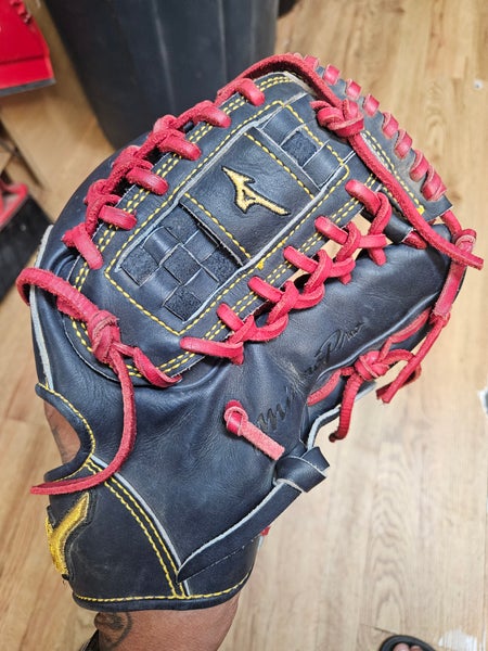 Fernando Tatis Jr Glove 12 Mizuno Pro