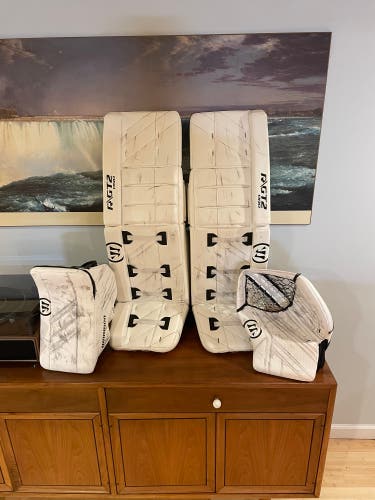 Warrior RGT2 Pro Pads & Blocker + G6 Pro Glove
