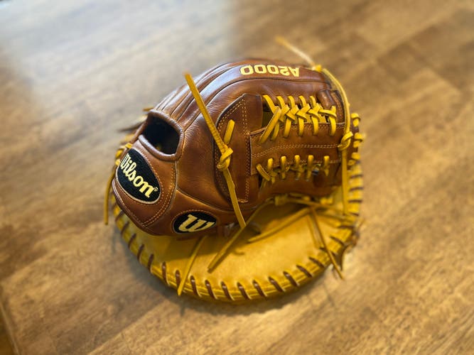 Restored Wilson Right Hand Throw Infield A2000 1796 Baseball Glove 11.75”