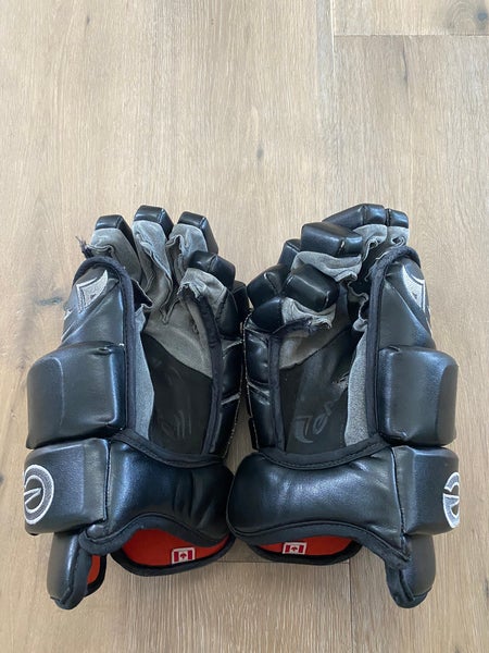 New Eagle L29 Vintage Hockey Gloves 14