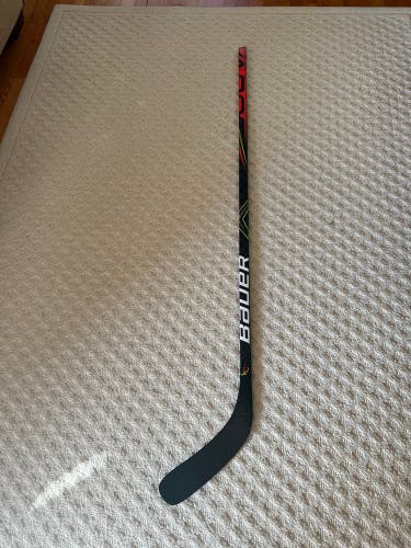 Senior Right Handed P88 Bauer Vapor 2X Pro Hockey Stick