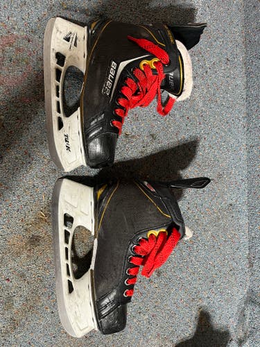 Junior Used Bauer Supreme One.5 Hockey Skates Regular Width Size 3
