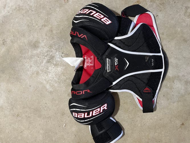 Junior Used Medium Bauer Vapor X800 Lite Shoulder Pads