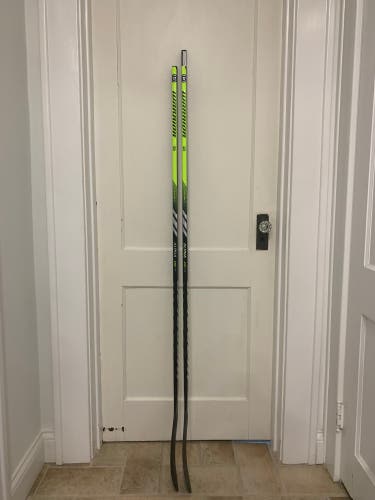Senior Right Handed W03 Alpha LX2 PRO Hockey Stick