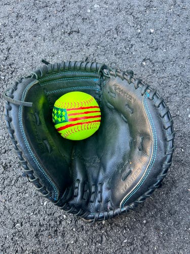 Right Hand Throw 33" Black pearl Softball Glove