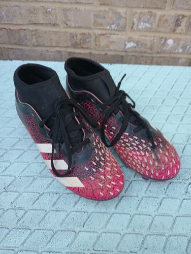 Pink Youth Used Unisex Size 5.0 (Women's 6.0) Molded Cleats Adidas Cleats