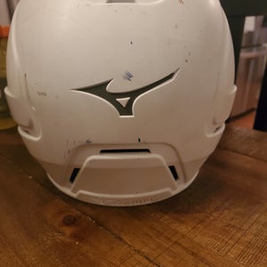 Used 7 3/8 Mizuno B6 Batting Helmet