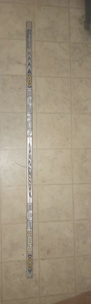 easton synergy grip yellow and easton synergy silver ice hockey stick shaft  pro stock