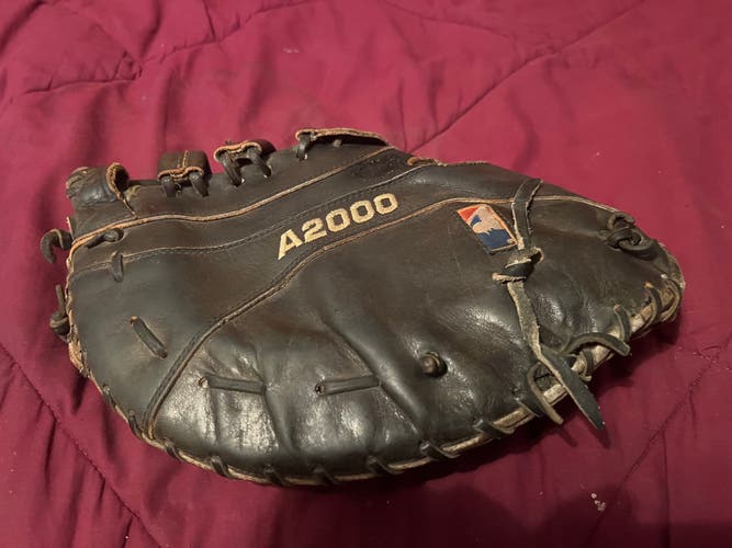 Right Hand Throw 12.5" A2000 Baseball Glove