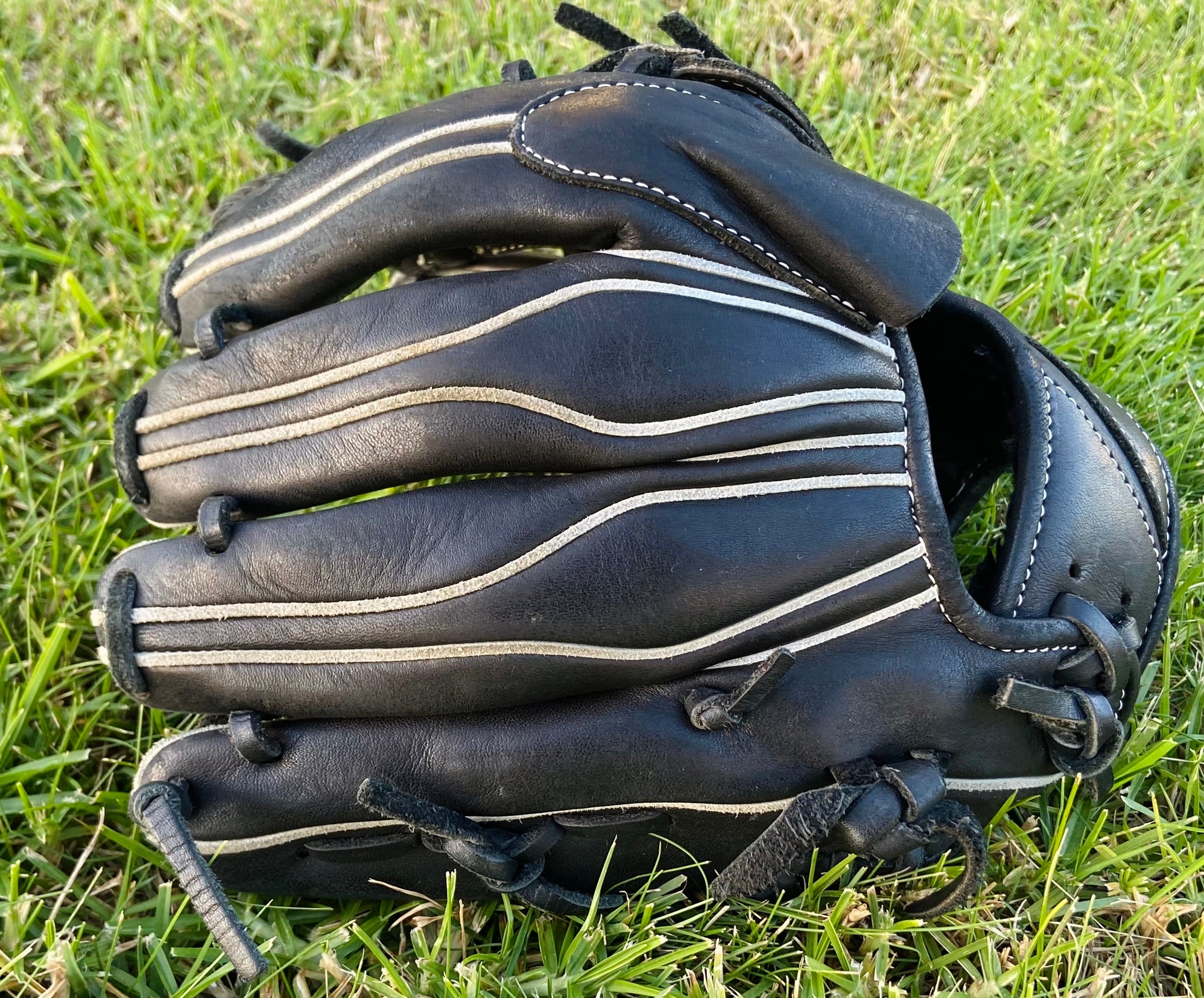 Asics Limited Edition Nubuck Right Hand Throw Pitcher's Baseball Glove  11.5