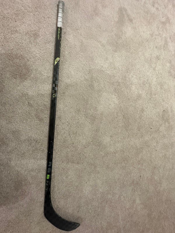 Intermediate Right Handed P28  Ag5nt Hockey Stick