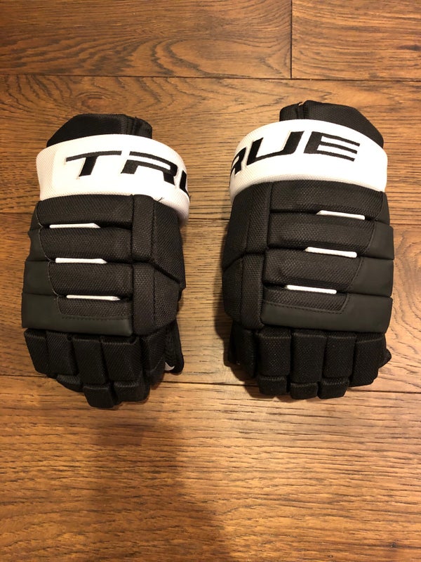 TRUE A4.5 Ice Hockey Gloves - Senior