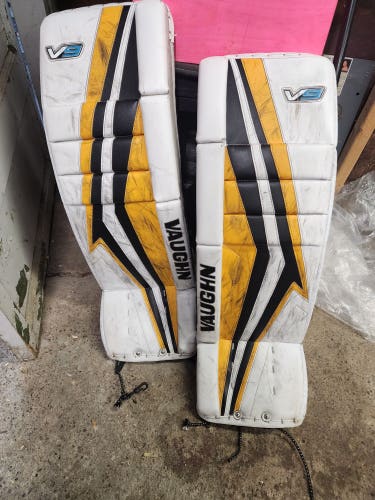 Used 30" +2 Vaughn V9 goalie pads w. Ventus blocker & glove