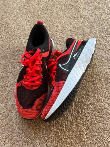 Nike React Infinity Flyknit Sneakers Size 10.5