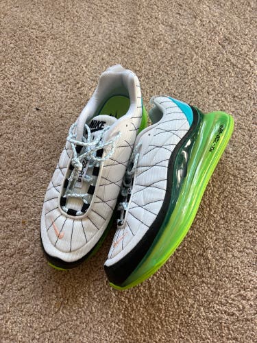 Nike Air Max 720-818 Sneakers Size 10.5