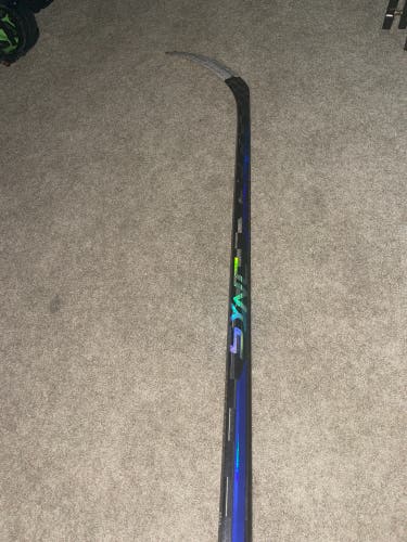 Senior Right Handed P92 Pro Stock Nexus Sync Hockey Stick