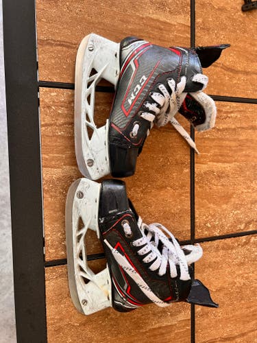 Senior Used CCM JetSpeed FT370 Hockey Skates Regular Width Size 3.5