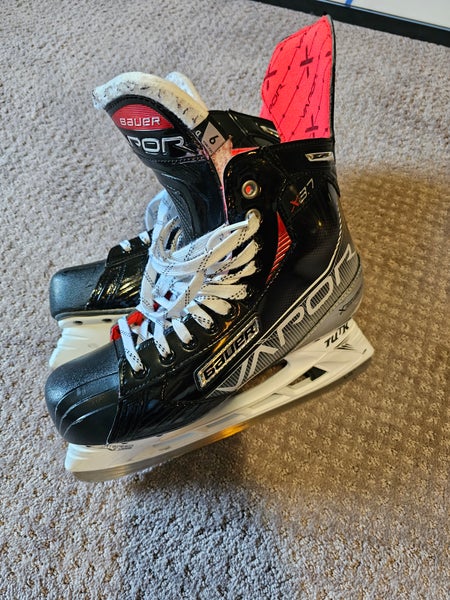 Senior Used Bauer Vapor X3.7 Hockey Skates Regular Width Size 9
