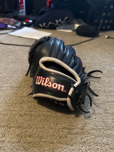 Pro Issued Used Pitcher's 11.75" A2000 Baseball Glove