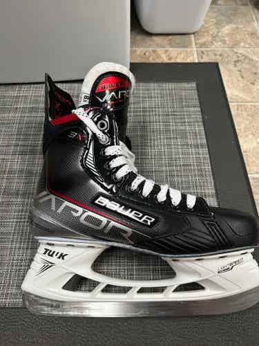 Senior Bauer Vapor 3X Hockey Skates Size 8.5 Fit 2 (Used ONCE)