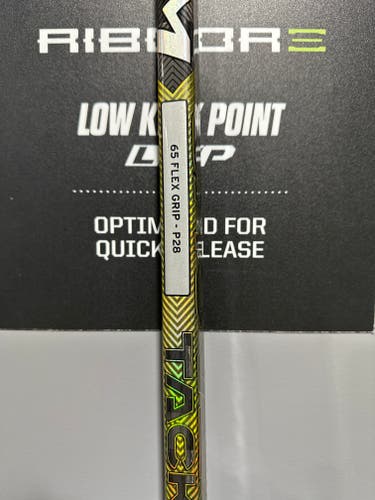 New Intermediate 65Flex CCM Right Handed Super Tacks AS-V pro Hockey stick P28