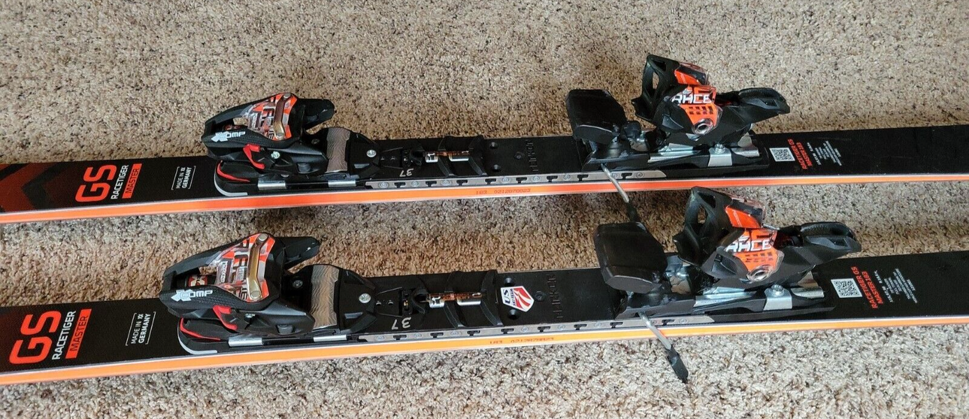 2022 Volkl GS RaceTiger MASTER 183cm r-18.6 w/Marker XComp 16