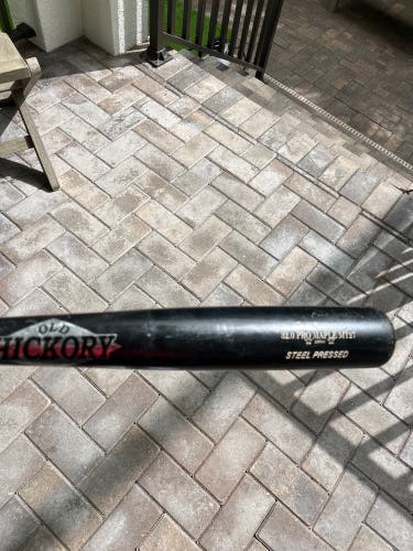 Used Wood (-3) 29 oz 32" MT27 Bat