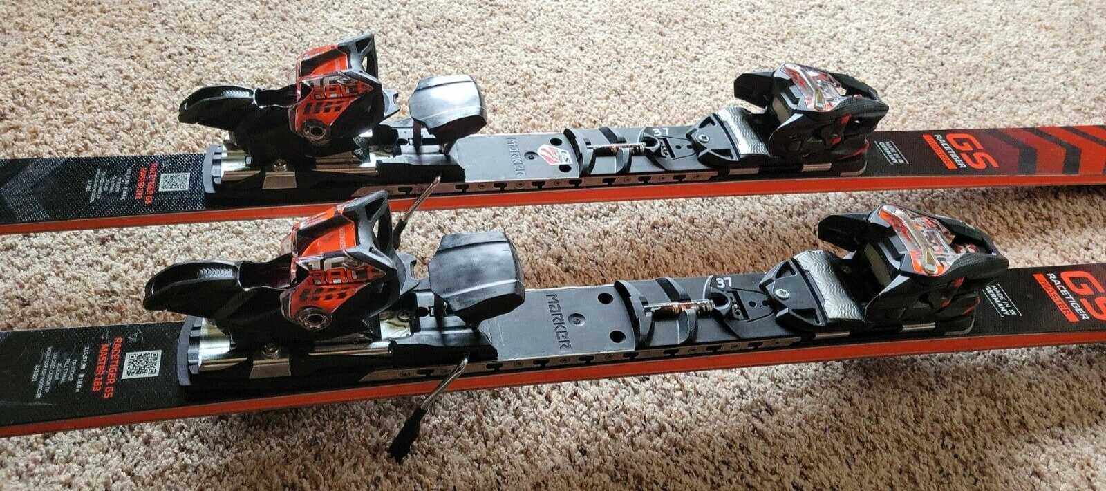 Volkl RACETIGER GS WC MASTERS 183㎝ 3fb888b8587ef455_original.png