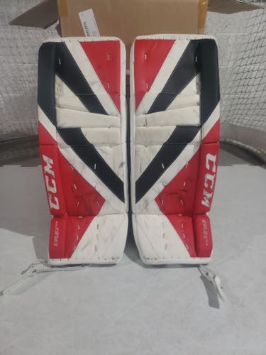 Used 31" CCM Eflex 5.9 Goalie Leg Pads