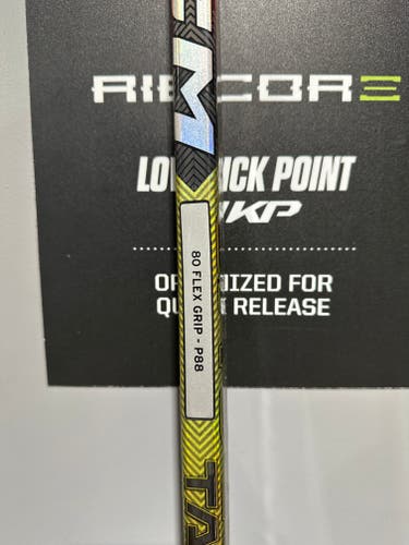 New Senior 80 Flex CCM Right Handed Super Tacks AS-V PRO Hockey Stick P88