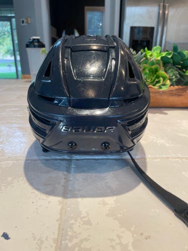 Used Medium Bauer Re-Akt 150 Helmet