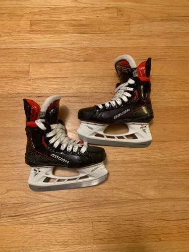 Used Bauer Regular Width Size 1 Vapor 3X Pro Hockey Skates
