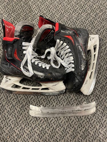 Used Bauer 3X Pro size 8.5 Fit 2 with extra steel