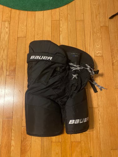 Senior Small Bauer Nexus N9000