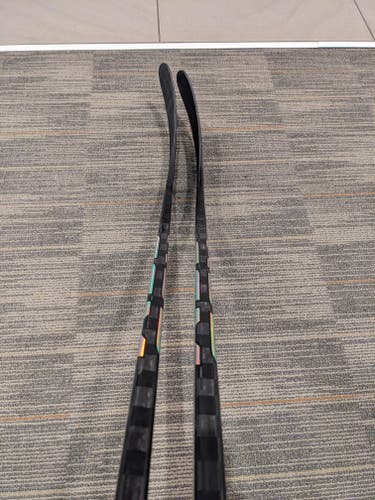 2-Pack New RH CCM Tacks Team (2023) Sticks (Dressed as AS6 Pro) - 85 Flex / P28M