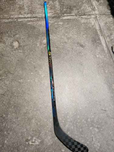 Senior Bauer Right Handed Nexus Sync Hockey Stick P28