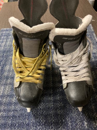 Senior Used Bauer Vapor X5.0 Hockey Skates Regular Width Size 8