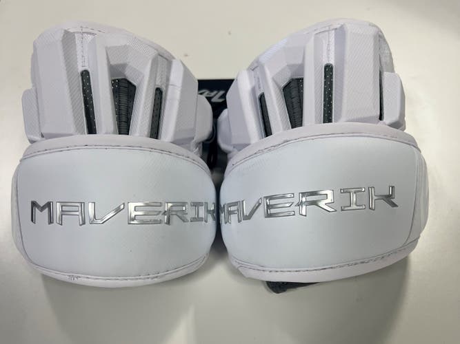 NWT Maverik Max Elbow Pads White XLarge