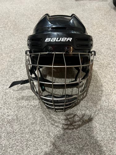Used Medium Bauer Re-Akt 75 Helmet