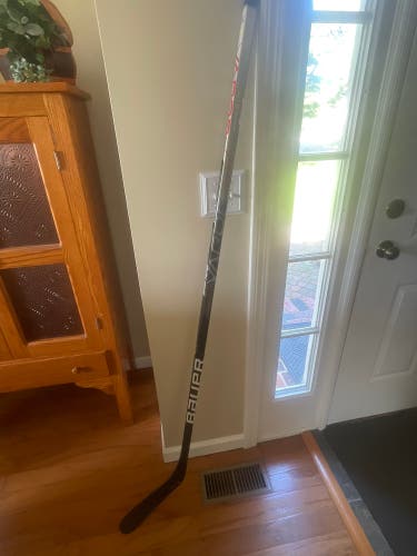 New Right Handed P92 Pro Stock Vapor Hyperlite Hockey Stick