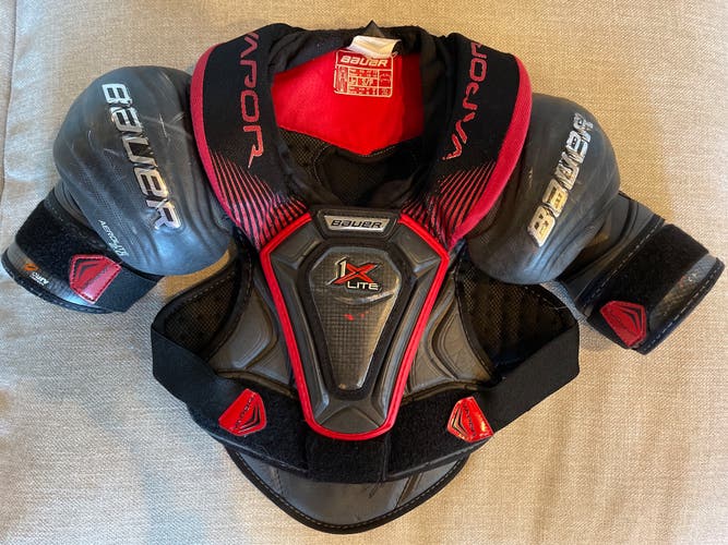 Used Junior Small Bauer Vapor 1X Lite Shoulder Pads