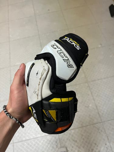 Used Medium CCM Super Tacks AS1 Elbow Pads