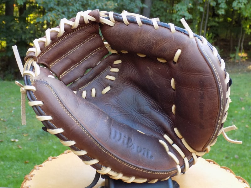 Used Wilson Catcher's Right Hand Throw A800 Baseball Glove 32"