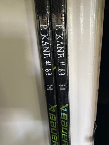 2 Pack Pro Stock Bauer Ag5nt ( True Build ) Patrick Kane Sticks