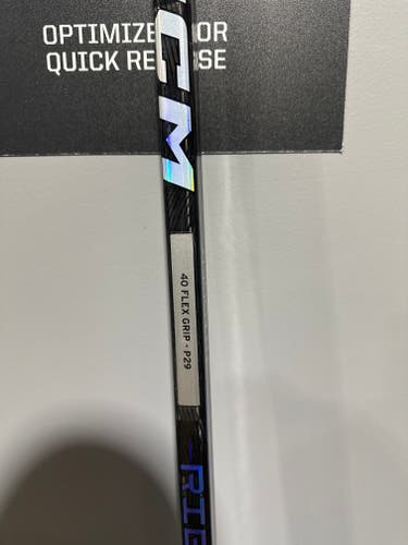 Junior 40 Flex Right Hand CCM RibCor Trigger 7 Pro Hockey Stick P28