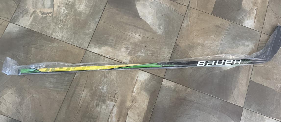 Senior New Right Handed Bauer Supreme UltraSonic Hockey Stick P92
