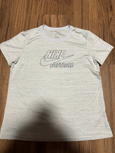 Women’s Large Nike Softball T-Shirt