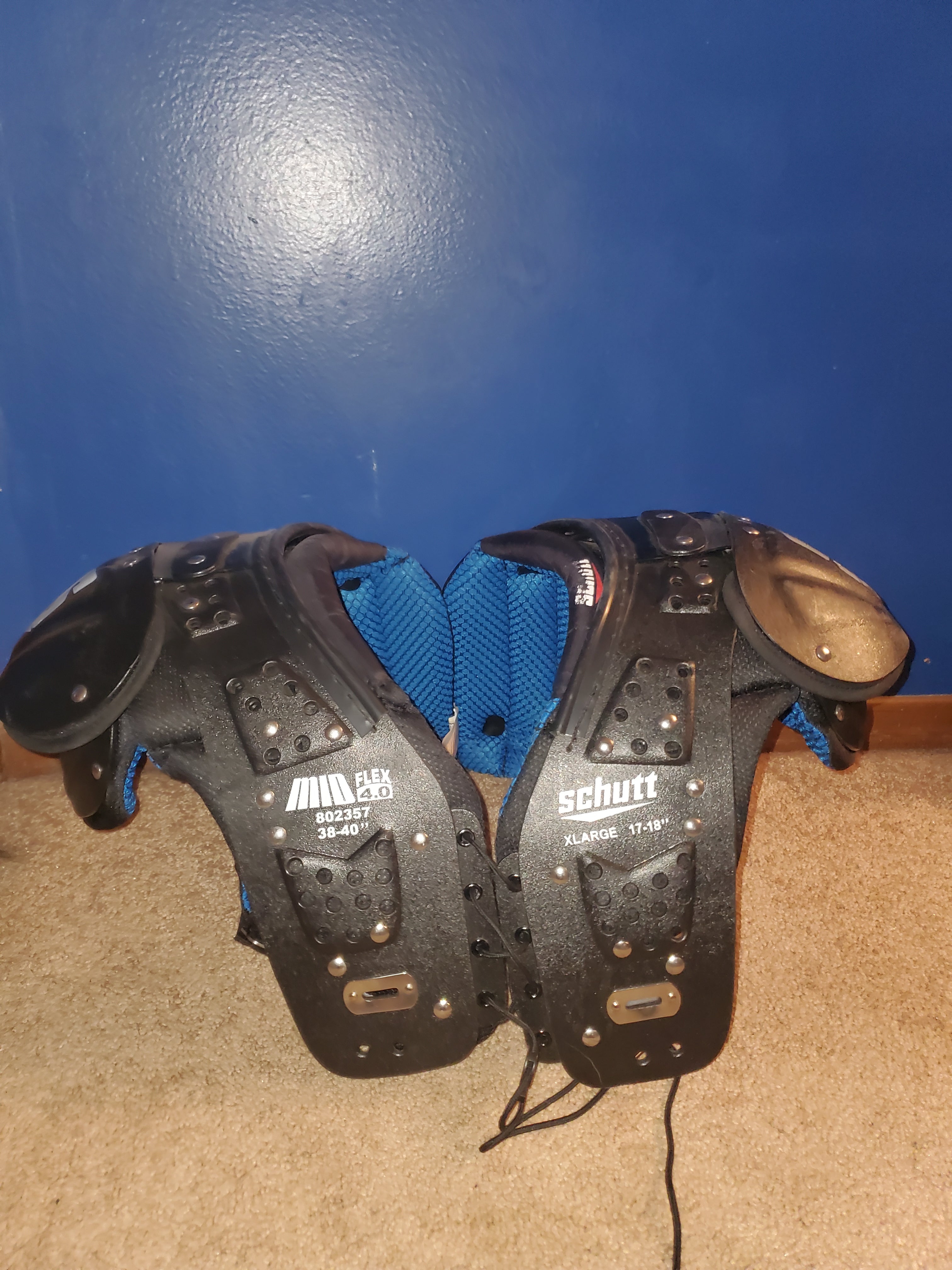 Schutt Varsity Flex 4.0 ショルダーパッド 小サイズ Amazon.co.jp Schutt Varsity Flex 4.0 ショルダーパッド 小サイズ Amazon.co.jp