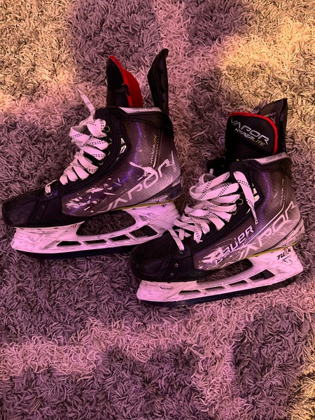 Senior Bauer Size 7.5 Vapor Hyperlite Hockey Skates